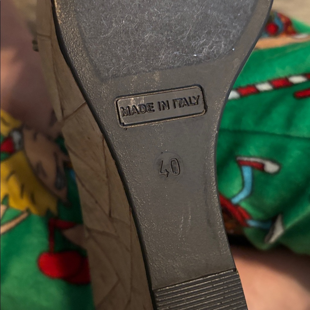 Italian Shoemakers Olive Slide Sandals - Picture 5 of 7